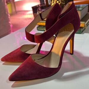 Vince Camuto burgundy suede pumps size 8 never worn